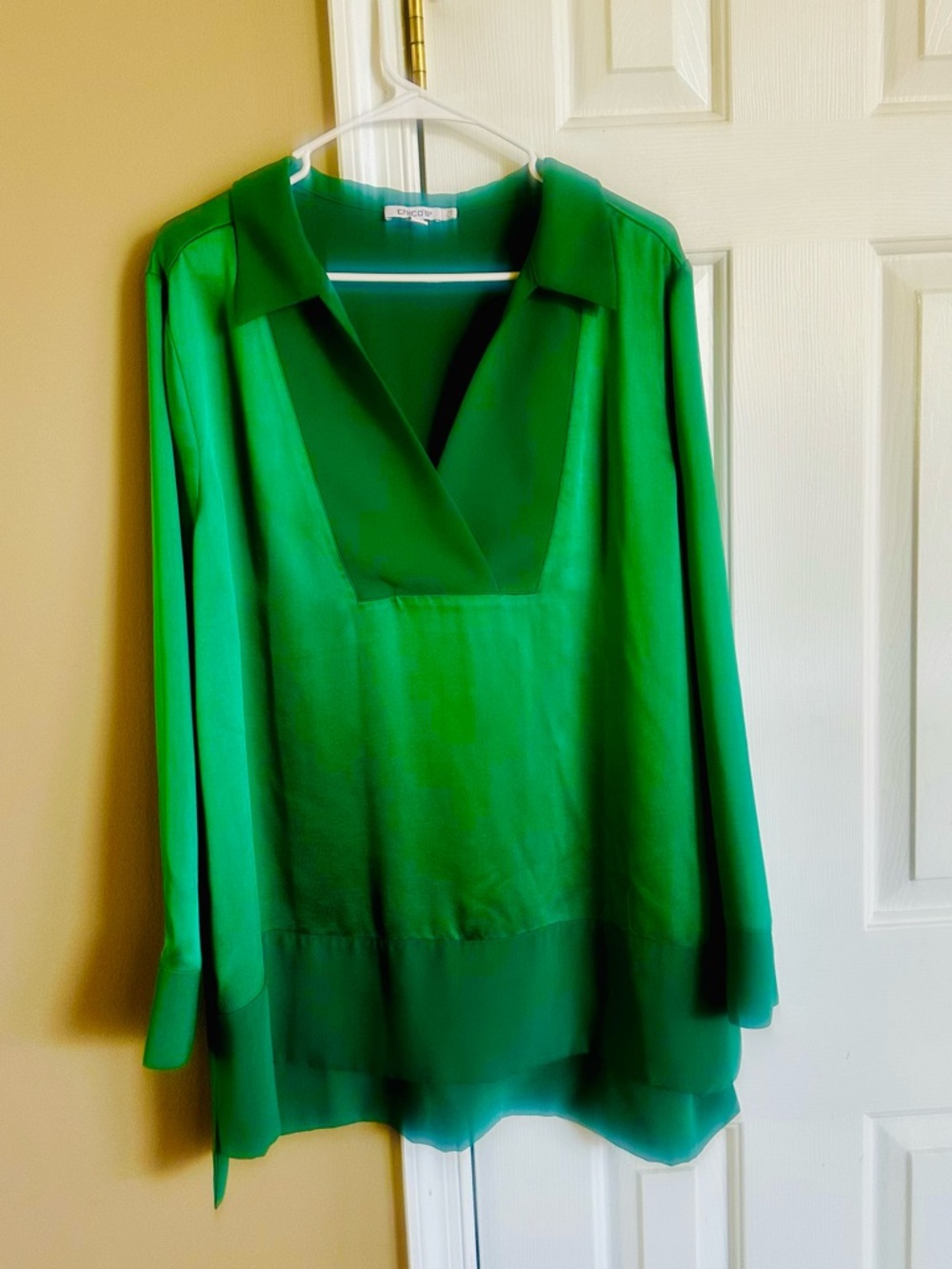 Chico's Emerald Green Long-Sleeve V-Neck Tunic Blouse